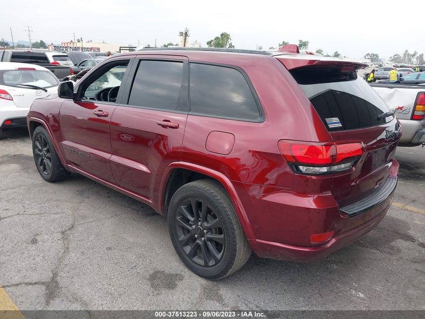VIN 1C4RJEAG3JC304582 2018 JEEP GRAND CHEROKEE LAREDO