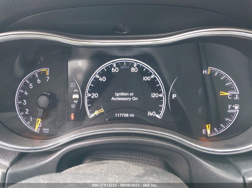 VIN 1C4RJEAG3JC304582 2018 JEEP GRAND CHEROKEE LAREDO