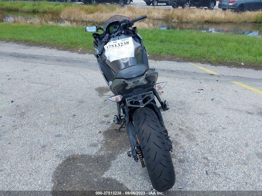 VIN ML5EXEM11MDA46384 2021 KAWASAKI EX650 M