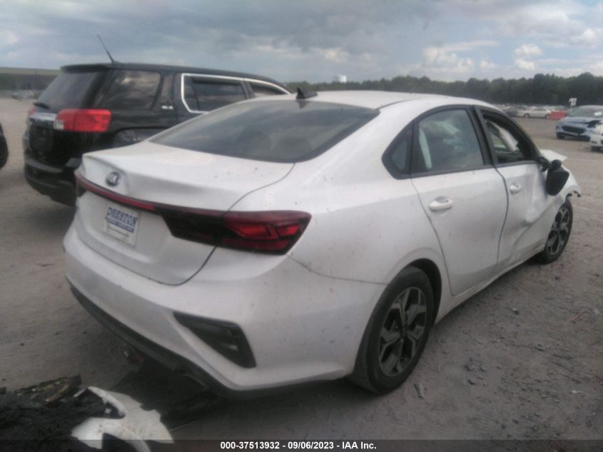 3KPF24AD3ME411287 Kia Forte FE/LXS 4