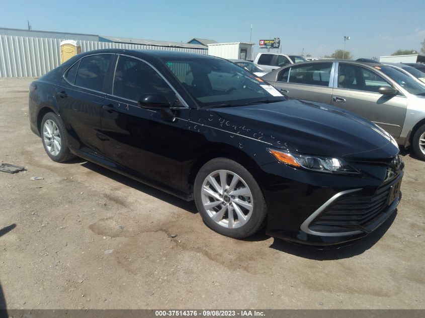 2021 TOYOTA CAMRY LE - 4T1C11AK6MU470124