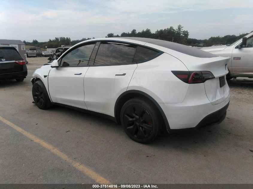 7SAYGDEE1NF314133 Tesla Model Y  3