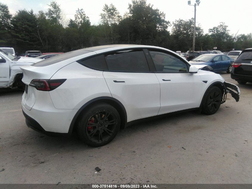 7SAYGDEE1NF314133 Tesla Model Y  4