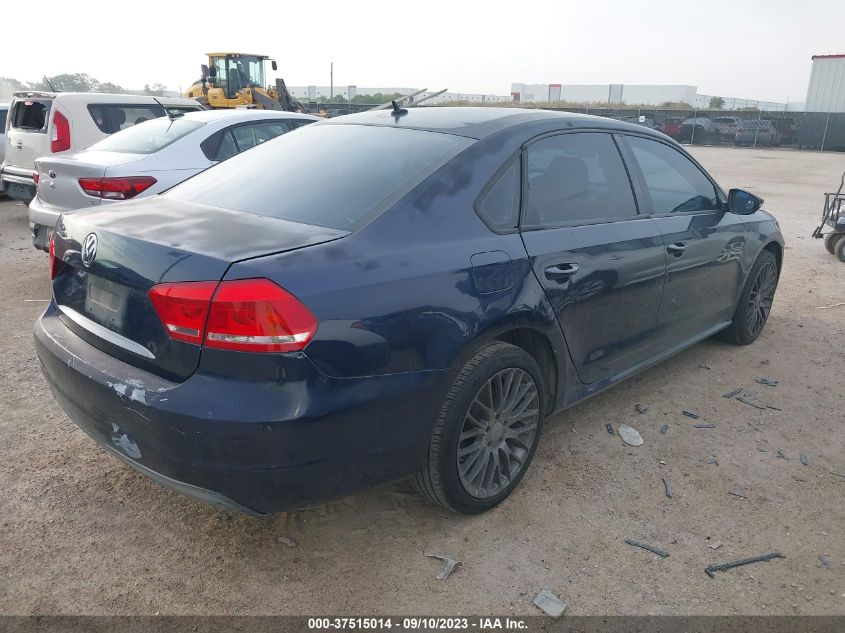 2013 VOLKSWAGEN PASSAT S - 1VWAP7A32DC008801