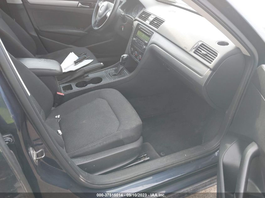 2013 VOLKSWAGEN PASSAT S - 1VWAP7A32DC008801