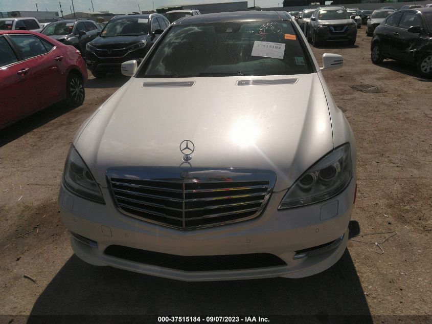 2013 MERCEDES-BENZ S-CLASS S 550 - WDDNG7DB2DA515593