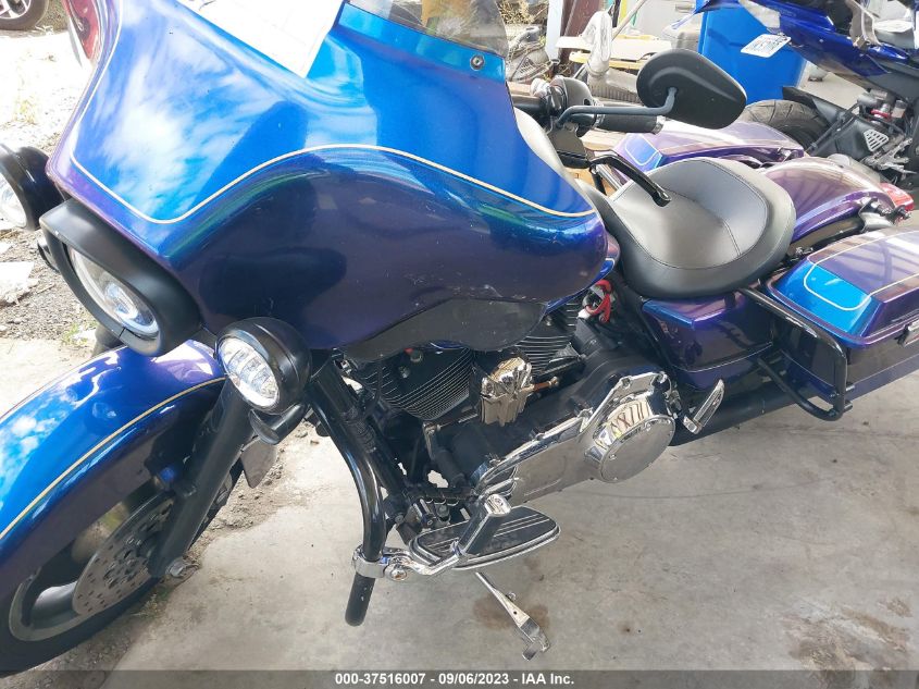 2009 HARLEY-DAVIDSON FLHX - 1HD1KB4199Y641772