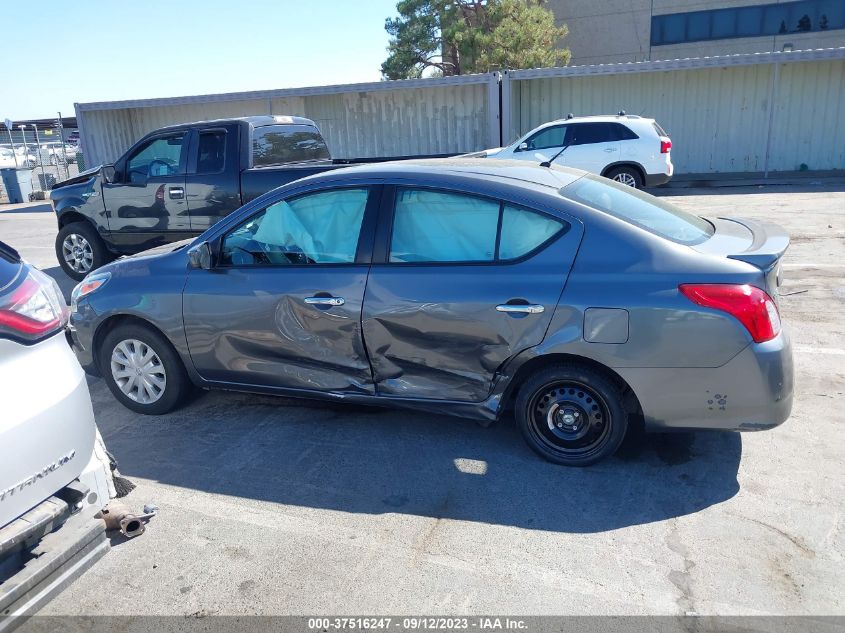 VIN 3N1CN7AP0JL872060 2018 NISSAN VERSA SEDAN no.14