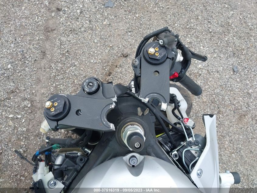2017 YAMAHA YZFR6 JYARJ28E1HA001692