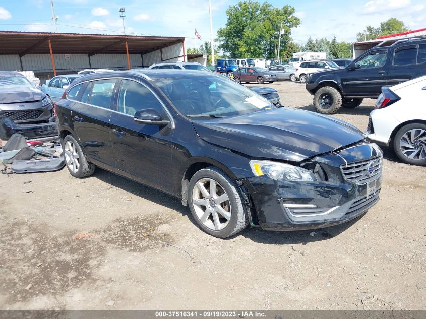 YV140MEK0H1332068 VOLVO V60 PREMIER 2017