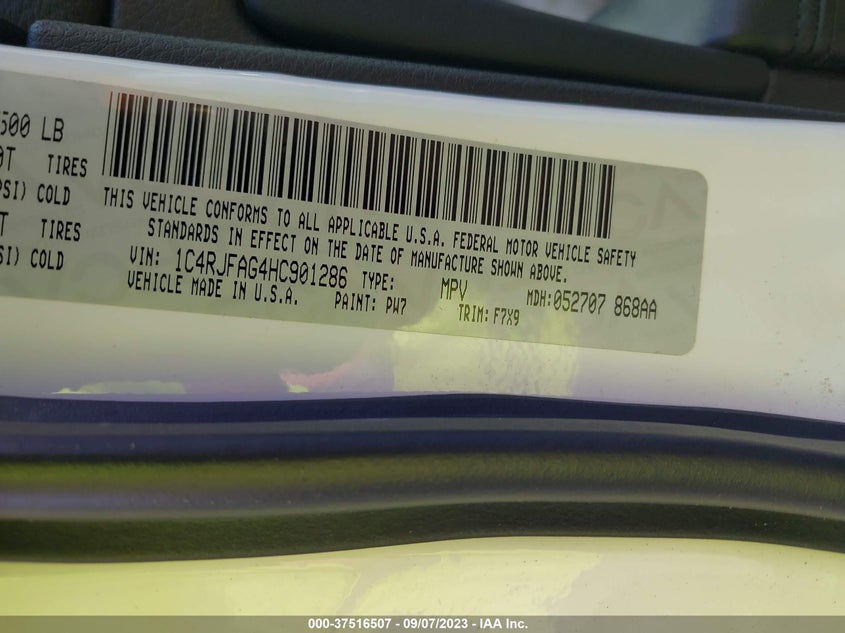 VIN 1C4RJFAG4HC901286 2017 JEEP GRAND CHEROKEE LAREDO