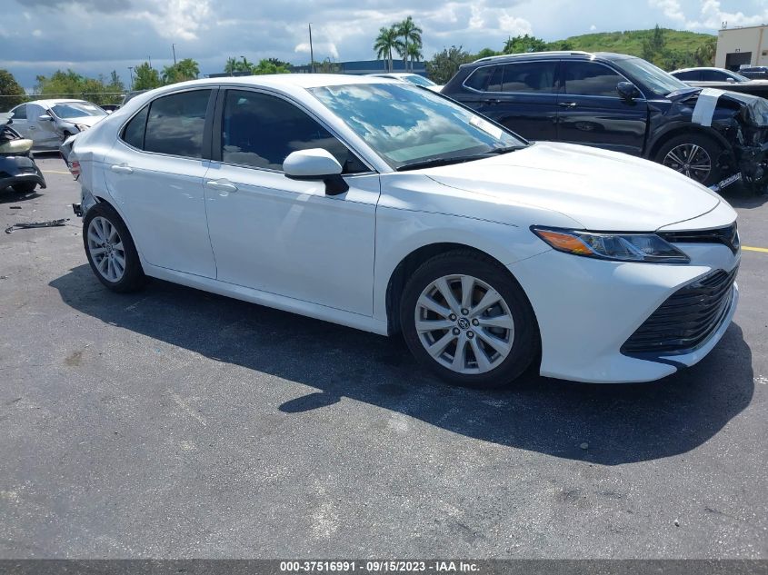 2020 TOYOTA CAMRY LE - 4T1C11AK1LU908305