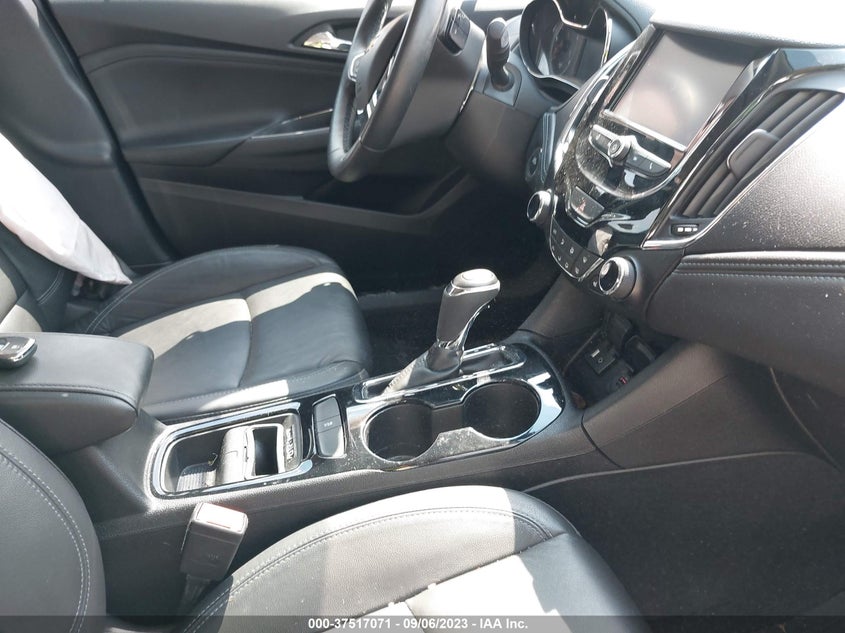VIN 3G1BF6SM7JS561065 2018 CHEVROLET CRUZE PREMIER