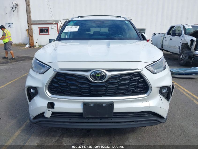 2022 TOYOTA HIGHLANDER XLE - 5TDHZRBH8NS239994