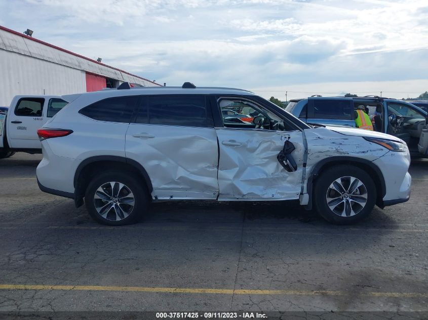 2022 TOYOTA HIGHLANDER XLE - 5TDHZRBH8NS239994