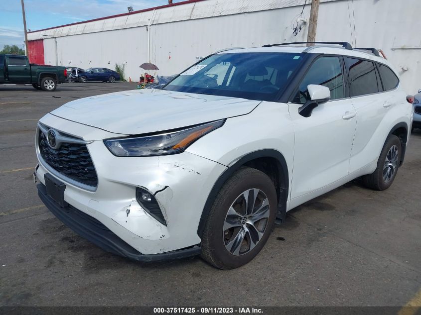 2022 TOYOTA HIGHLANDER XLE - 5TDHZRBH8NS239994