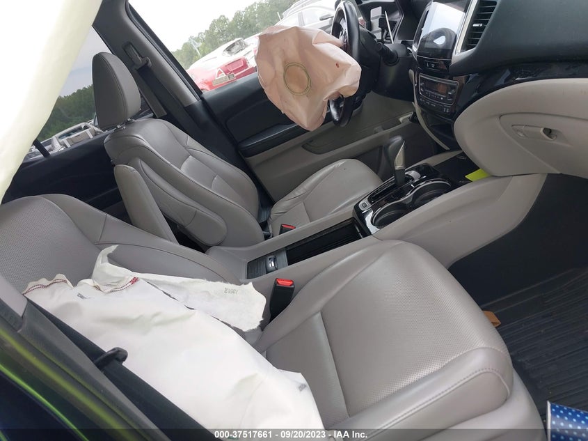 VIN 5FPYK3F71KB022488 2019 HONDA RIDGELINE RTL-E