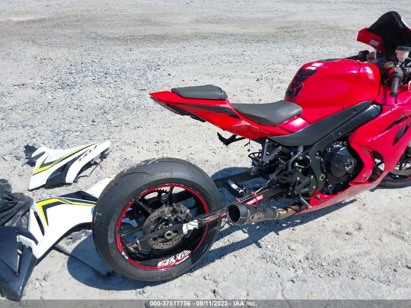 2017 SUZUKI GSX-R1000 JS1DM11BXH2101133