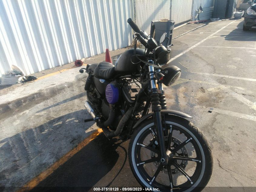 2018 HARLEY-DAVIDSON XL883 IRON 883 - 1HD4LE235JC413530