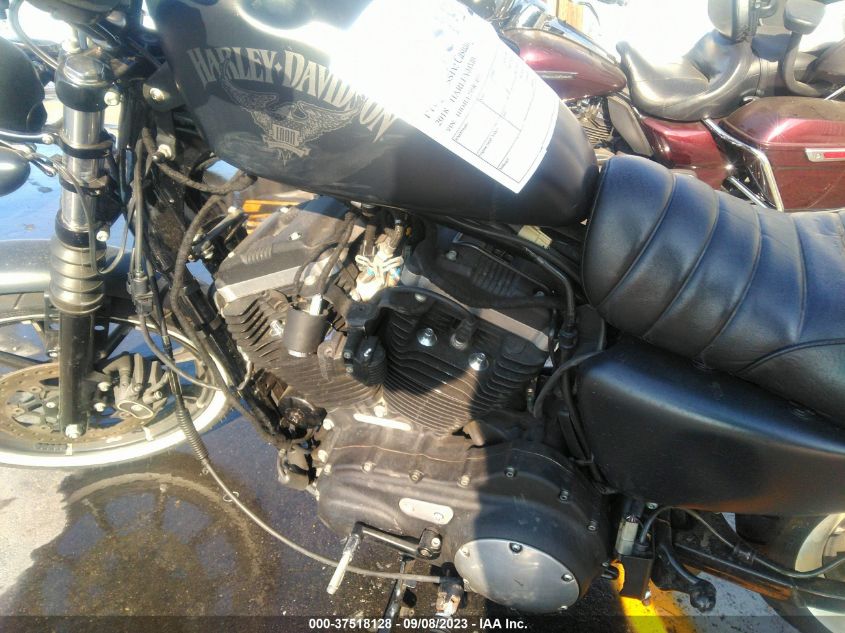 2018 HARLEY-DAVIDSON XL883 IRON 883 - 1HD4LE235JC413530
