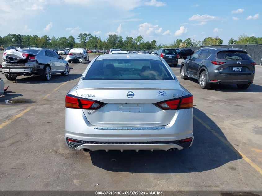 1N4BL4DV2KC139289 Nissan Altima 2.5 SV 17