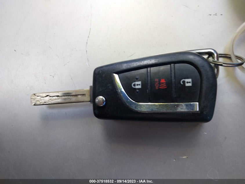 VIN NMTKHMBX0JR041132 2018 TOYOTA C-HR XLE