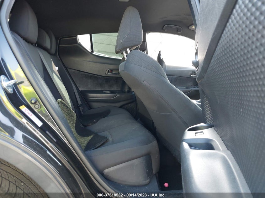 VIN NMTKHMBX0JR041132 2018 TOYOTA C-HR XLE