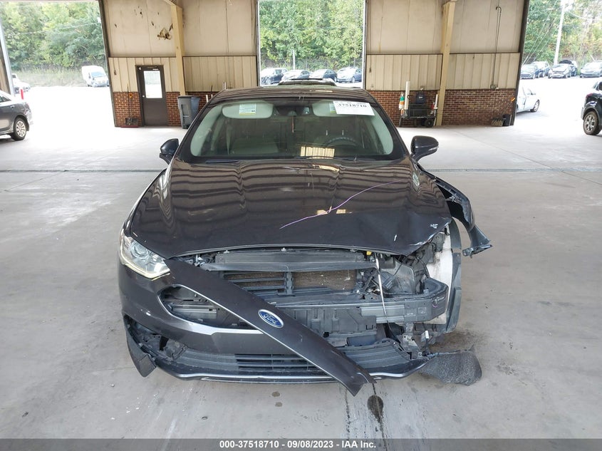 VIN 3FA6P0HDXJR188918 2018 FORD FUSION SE
