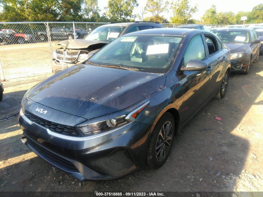 3KPF24AD8NE423873 Kia Forte FE/LXS 14