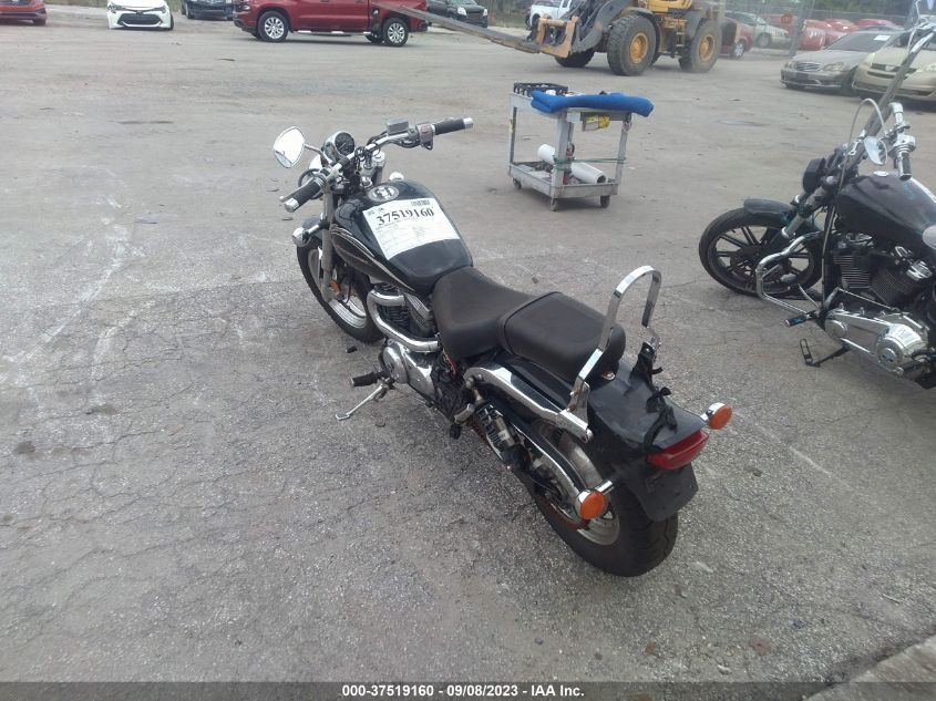 2000 SUZUKI VZ800 - JS1VS53A4Y2102977