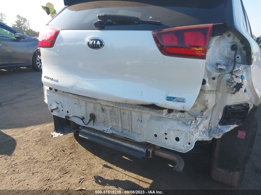VIN KNDCB3LC4M5480647 2021 KIA NIRO LX