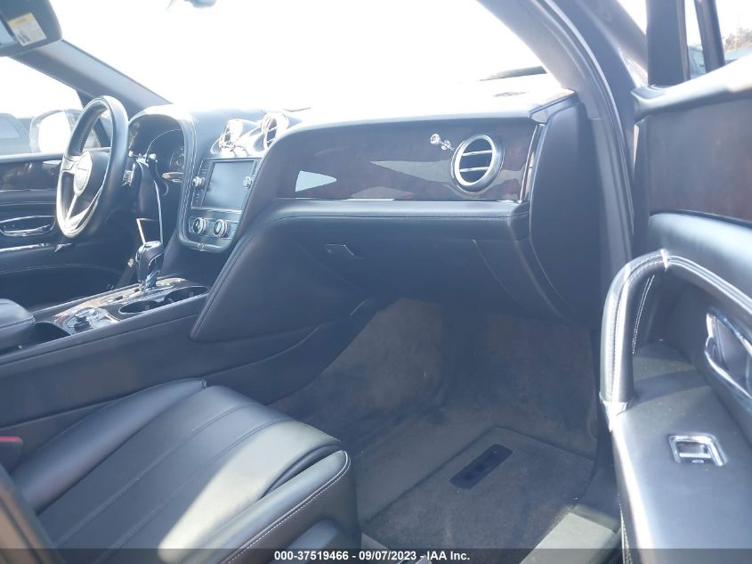 VIN SJAAM2ZV7KC024785 Bentley Bentayga V8 2019 5