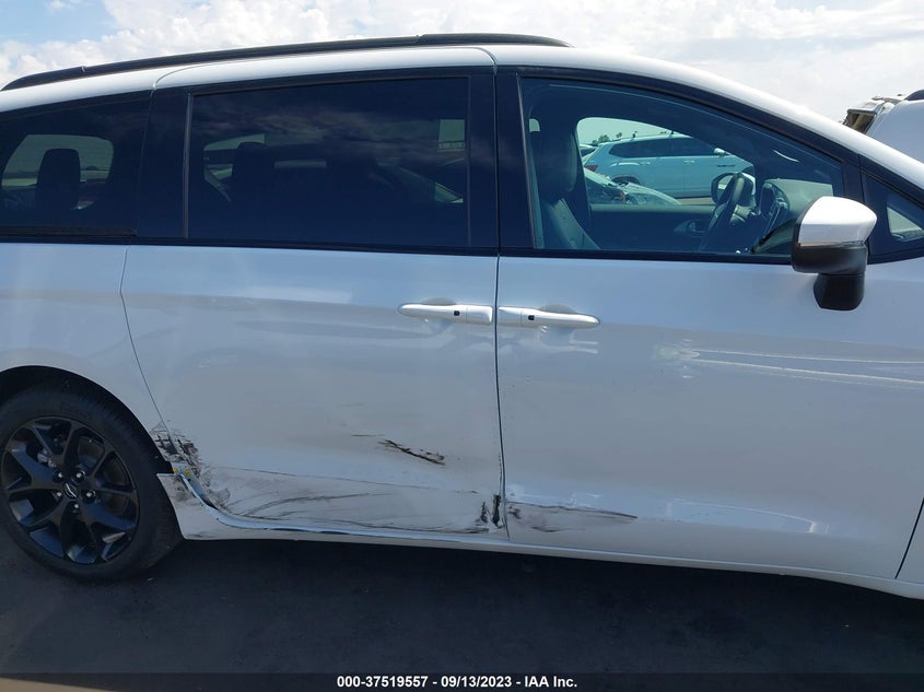 VIN 2C4RC1BG1PR598145 2023 CHRYSLER PACIFICA TOURING L