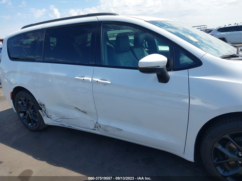 VIN 2C4RC1BG1PR598145 2023 CHRYSLER PACIFICA TOURING L