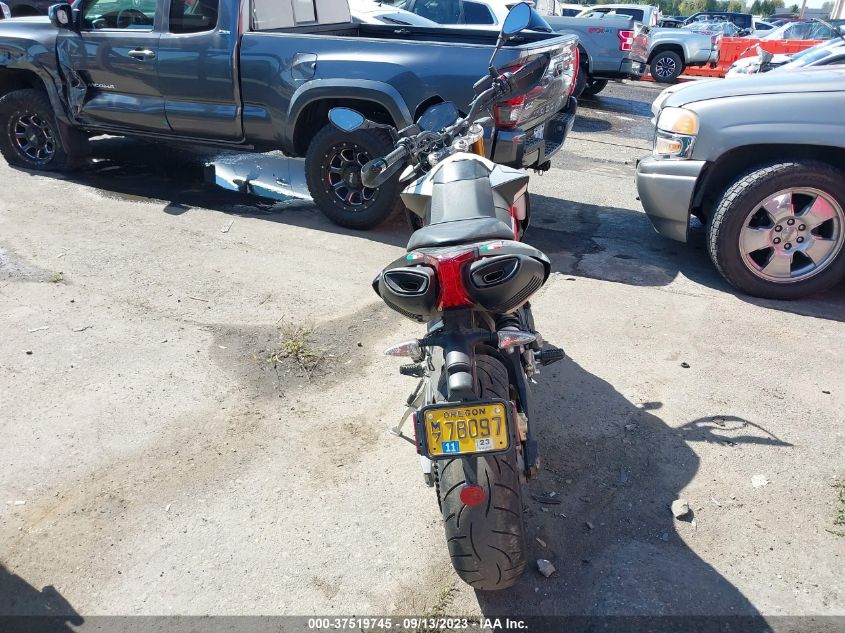 2018 APRILIA DORSODURO ZD4KBU003JS000093