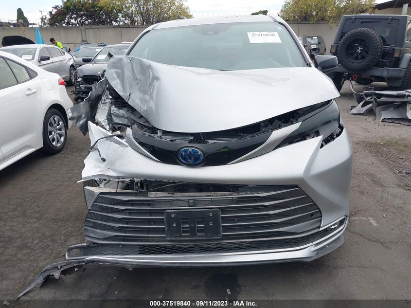 VIN 5TDDRKEC2NS135765 2022 TOYOTA SIENNA XSE
