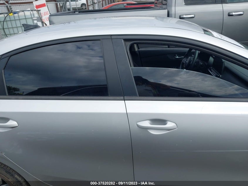 VIN 3KPF24AD2KE060952 2019 KIA FORTE LXS