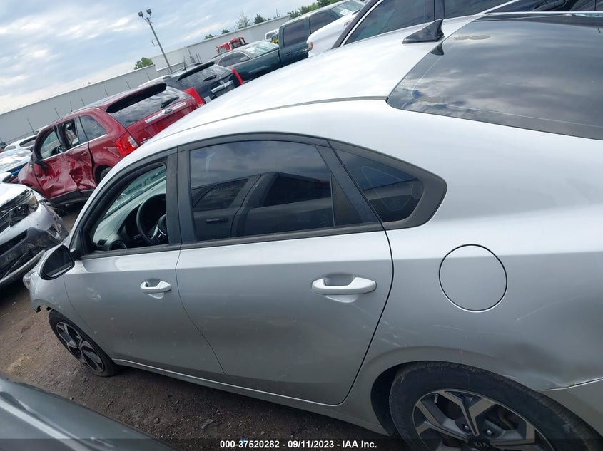 VIN 3KPF24AD2KE060952 2019 KIA FORTE LXS