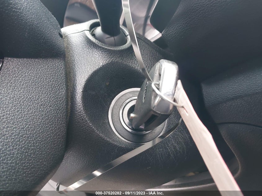 VIN 3KPF24AD2KE060952 2019 KIA FORTE LXS