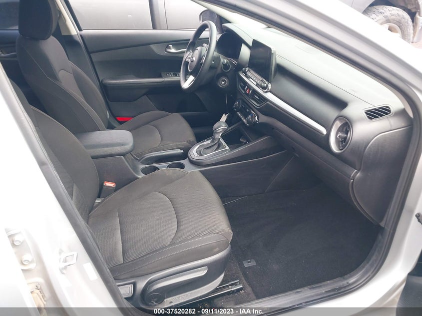 VIN 3KPF24AD2KE060952 2019 KIA FORTE LXS