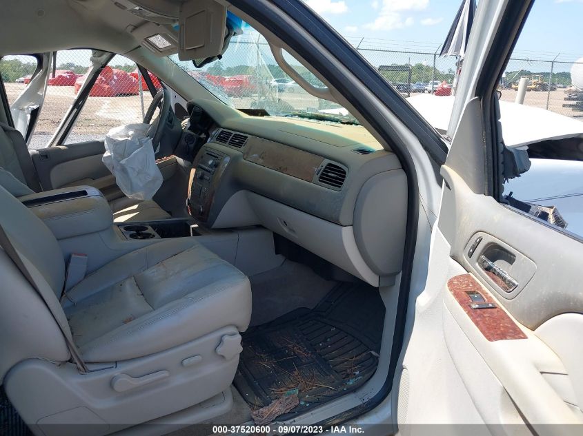 2013 CHEVROLET SUBURBAN 1500 LT 1GNSCJE01DR254047