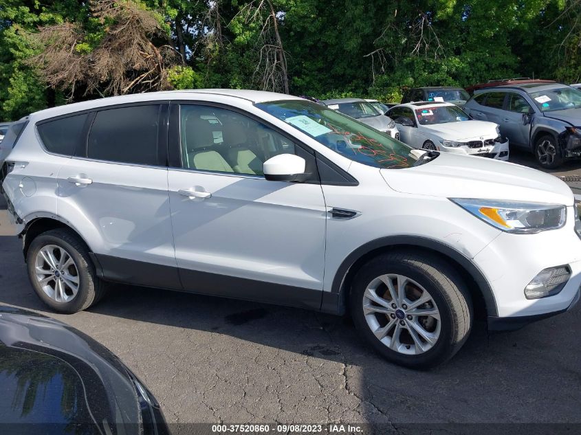 2017 FORD ESCAPE SE - 1FMCU0GD5HUA54713