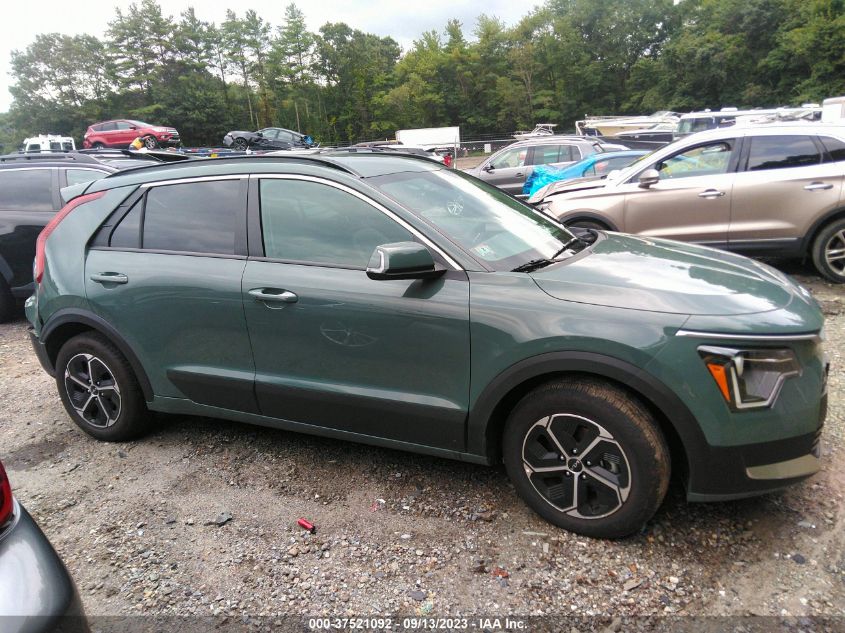 KNDCR3LE0P5059624 Kia Niro EX 13