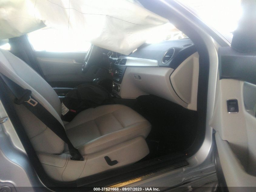 2014 MERCEDES-BENZ C 250 SPORT/LUXURY - WDDGF4HB9ER302776