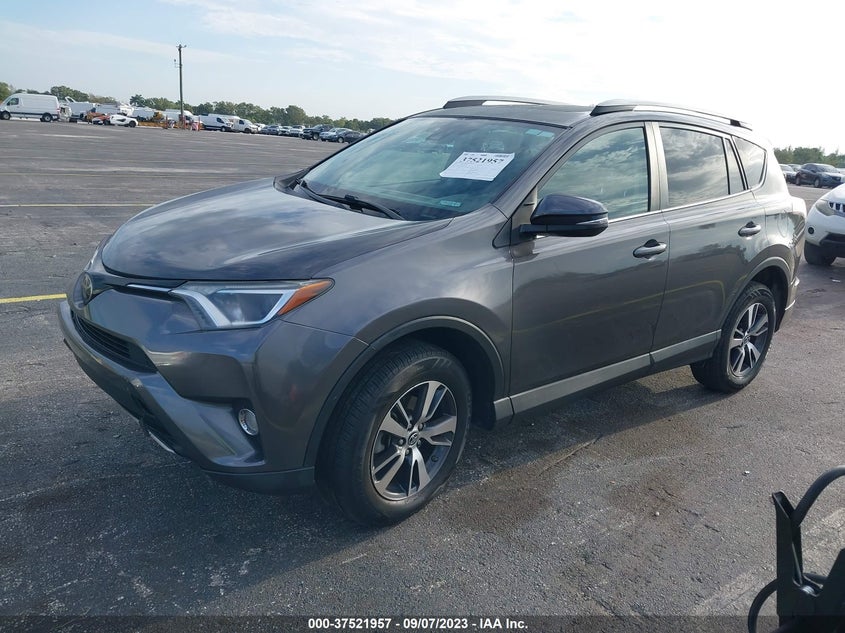 VIN 2T3RFREV8HW654038 2017 TOYOTA RAV4 XLE