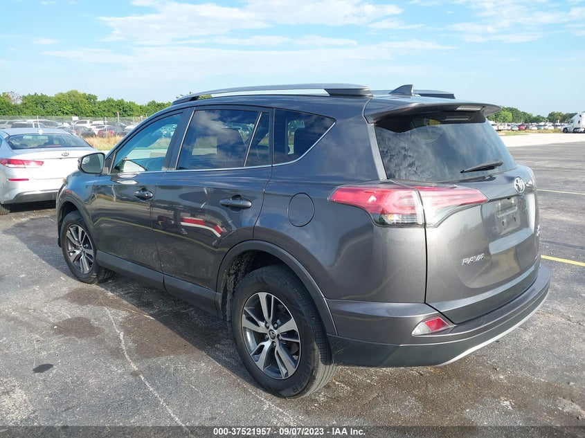 VIN 2T3RFREV8HW654038 2017 TOYOTA RAV4 XLE