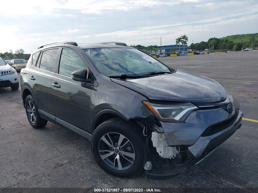 VIN 2T3RFREV8HW654038 2017 TOYOTA RAV4 XLE