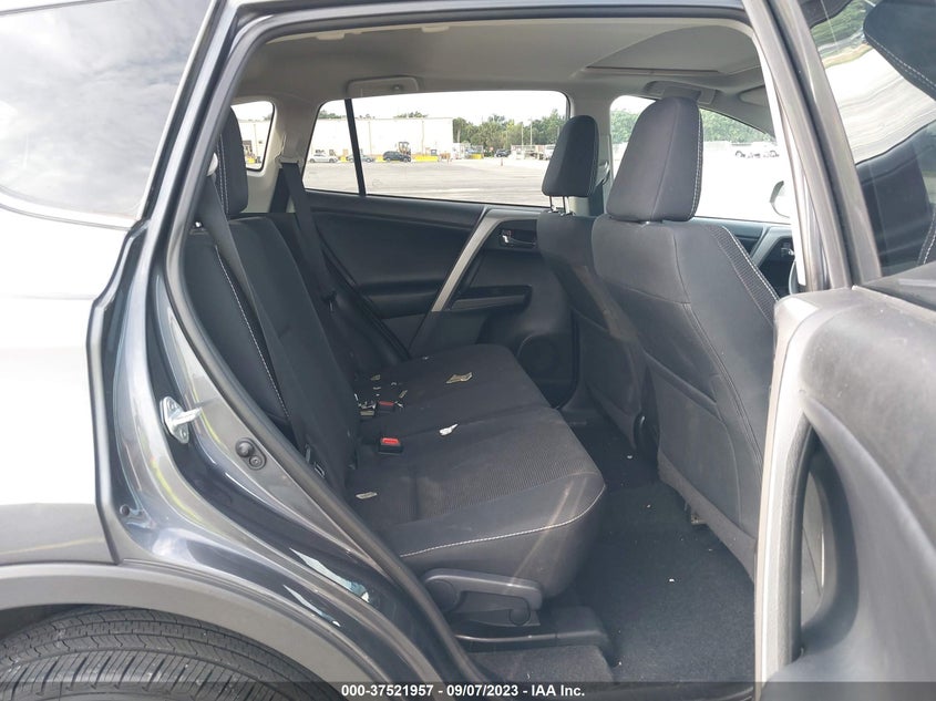 VIN 2T3RFREV8HW654038 2017 TOYOTA RAV4 XLE