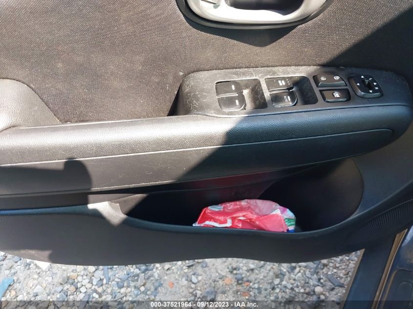 2015 KIA SOUL + - KNDJP3A53F7178853