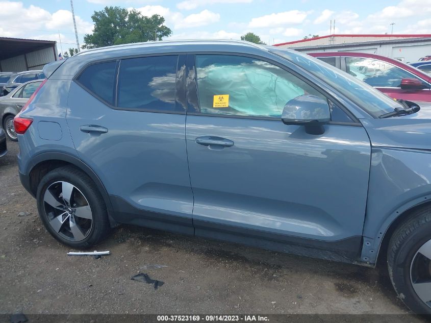 2020 VOLVO XC40 MOMENTUM YV4162UK2L2339391
